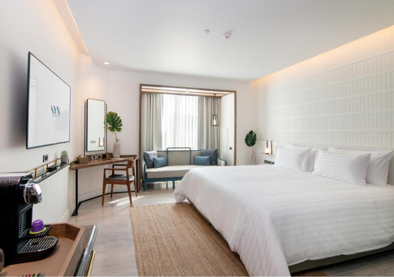 Serene White Double Room (24 Hours Room Use),1409851925:JPEG